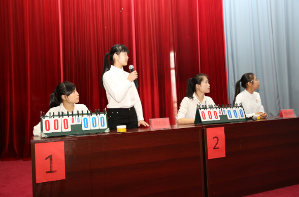 我院舉辦首屆大學(xué)生學(xué)習(xí)馬克思主義理論“一‘馬’當(dāng)先”知識競賽